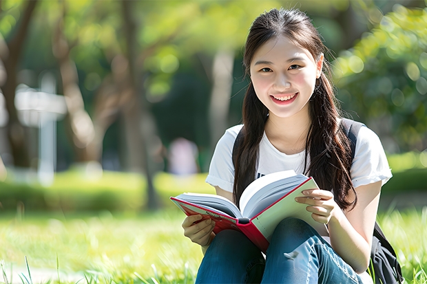 中国人民大学和景德镇陶瓷大学历年录取分数线对比